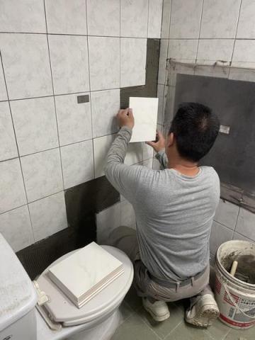 久柘裝修工程 - 廁所磁磚修補