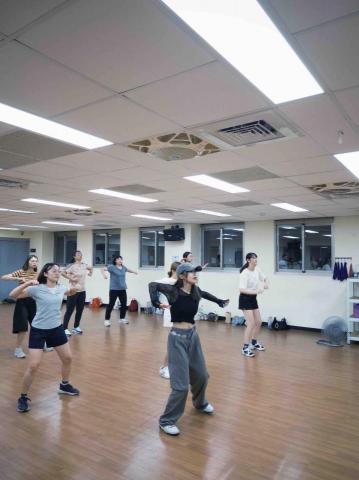 Bernie - 有氧舞蹈課程