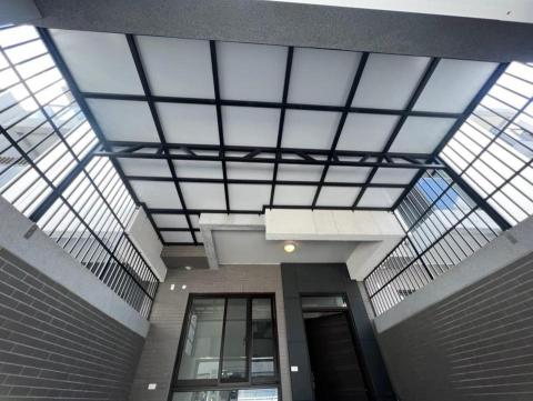 樺昕.凱琳室內裝潢 - 前車庫塑鋁板採光罩完工