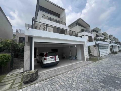 唯尊level 8手作漆藝工坊 - 晴雨漆白色外牆