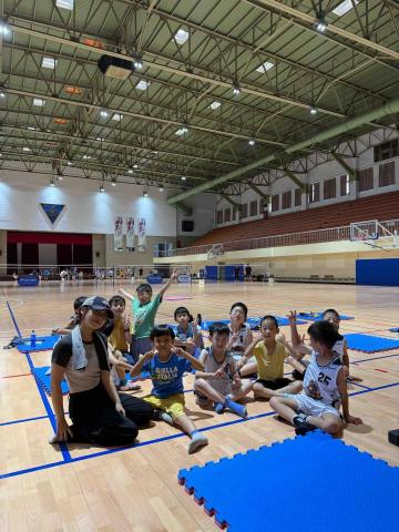 Bernie - 兒童瑜伽