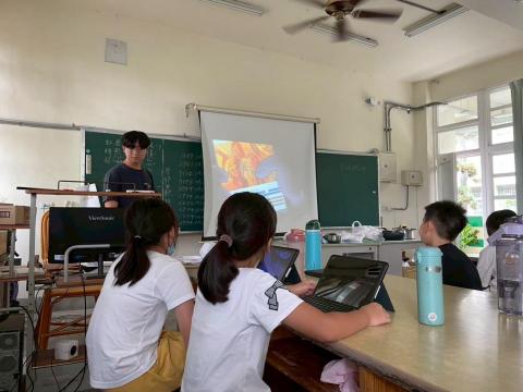 蕭農薰 - 觀看影片，讓學生理解每個人心中都會有一些小壓力等著我們去釋放