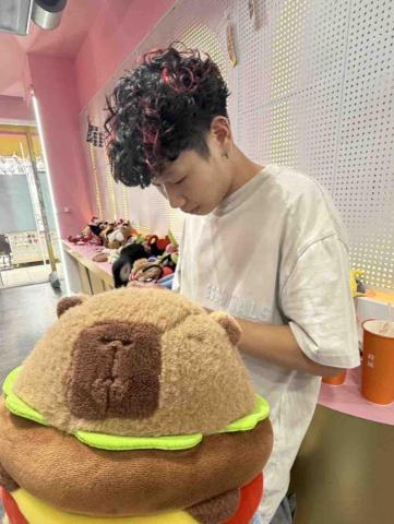 提供桌球服務的專家陳品劭