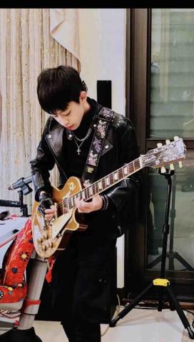 提供歌曲教唱服務的專家林福臨