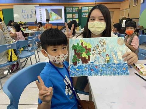 許駱茹萱 - 兒童繪畫指導