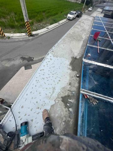 江的油漆 - 貼磚前的打毛