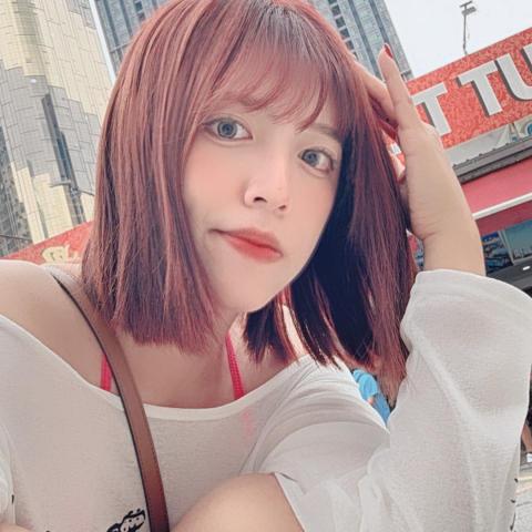 提供美髮剪刀服務的專家葉芷彤