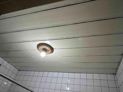 悠活/居家清潔/個人工作室 - 浴室天花除霉後