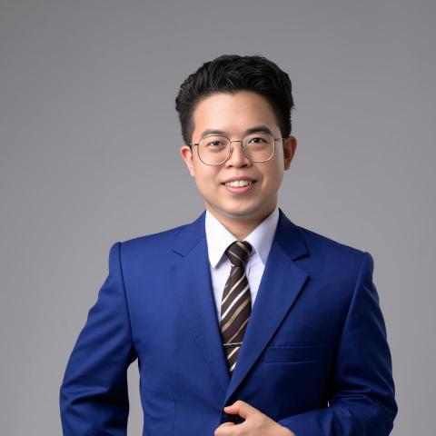 提供加班時薪服務的專家謝淮辰