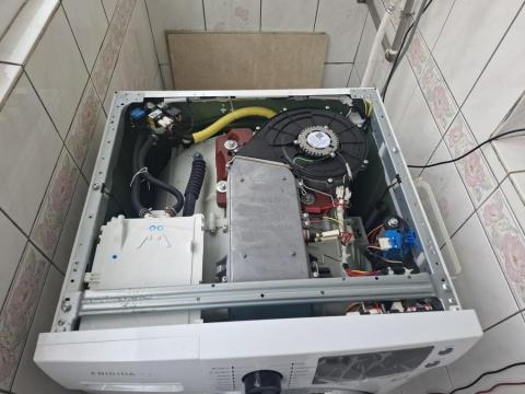 重儒電腦附設家電维修中心 - 客人委託修理的LG滚桶洗衣機