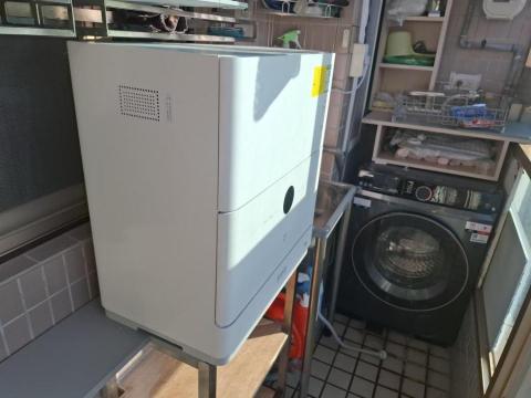 重儒電腦附設家電维修中心 - 客人委託按装及维修變更洗碗機(小米)的排水泵馬達。