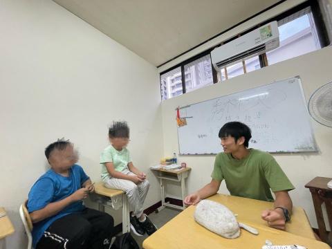 官聲辰 - 夏日教師的最後一天上課