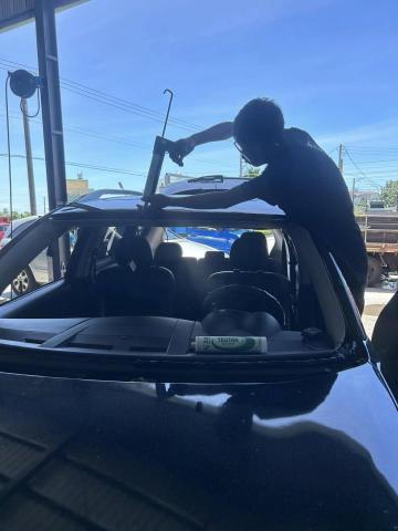 佳展汽車玻璃行 - 