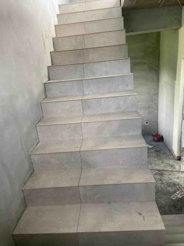 良達企業社 - 樓梯磁磚鋪設