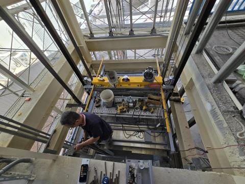 立久科技股份有限公司 - 電梯新梯安裝(2噸重貨梯)