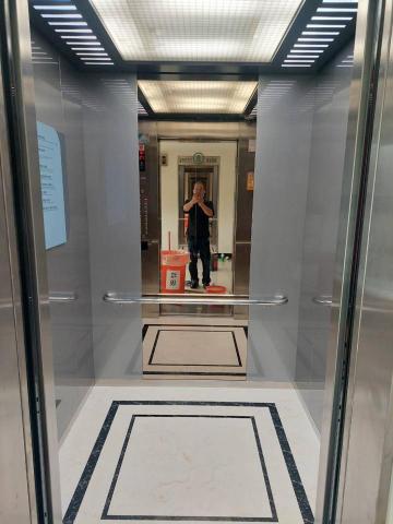 立久科技股份有限公司 - 電梯車廂裝潢