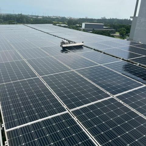 台北太陽能板清洗公司推薦梁家倫