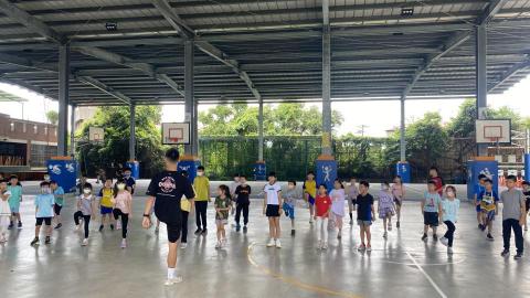 吳嘉政 - 嘉義大崎國小夏令營活動街舞講師