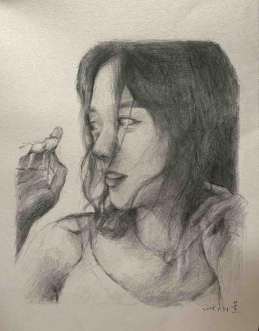 周芷萱 - 素描作品