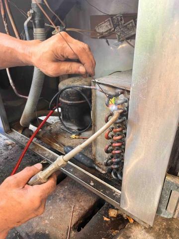 空調尬電職人 - 商業冰箱維修 空調尬電職人 - 商業冰箱維修