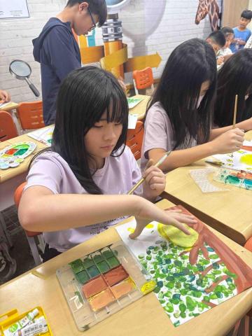 周芷萱 - 帶領學生創作