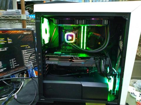 成鴻電腦 - 高階水冷電競主機