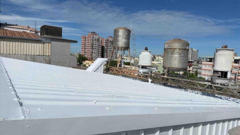 邱勝福 - 鐵皮隔熱