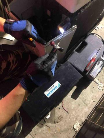 空調尬電職人 - 冷媒探漏修補 空調尬電職人 - 冷媒探漏修補