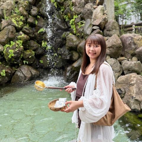 提供壁貼之家服務的專家莊雅棋