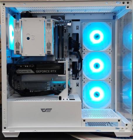 成鴻電腦 - 海景玻璃電競主機