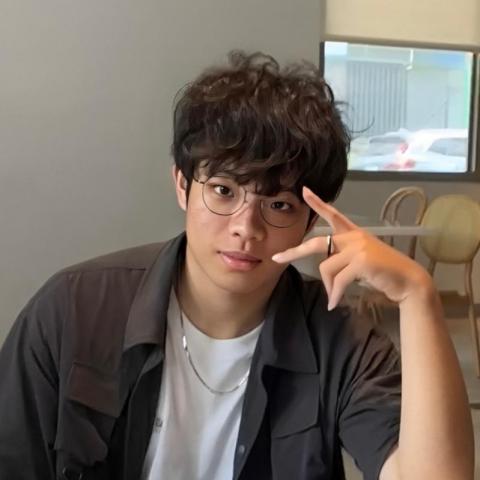 提供ptt移民服務的專家Johnny Wang