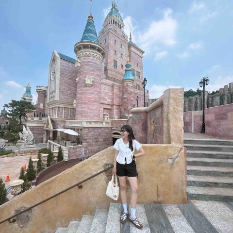 提供台中英文家教費用服務的專家Ningning老師