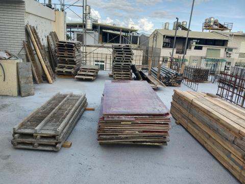 蕭欸 - 退料疊料，吊車作業