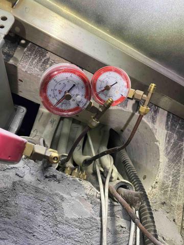 虹詮冷氣空調工程行（冷氣出租） - 維修～冷媒佔壓
