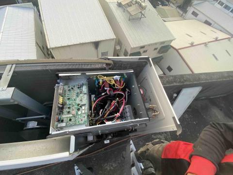 虹詮冷氣空調工程行（冷氣出租） - 維修～外機基板更換