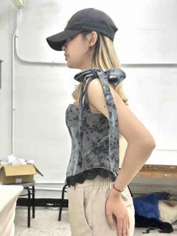 裴秋芳 -  裴秋芳 -