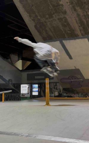 藍博彥 - 拋台ollie跳過棒棒糖