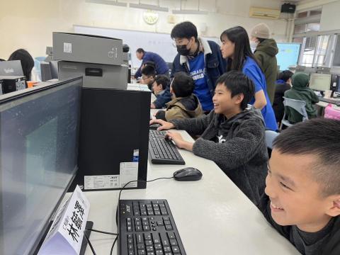 常允珍 - 協助學生處理問題