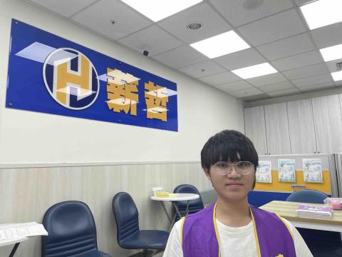 溫鎧頡 - 曾任高雄薪哲吳笛物理輔導老師