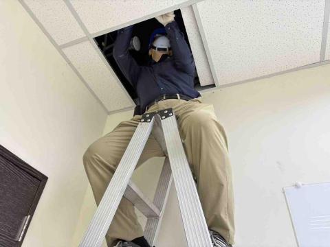 美商人資布萊恩自接英日文家教與簡易水電修繕 - 公司簡易修繕