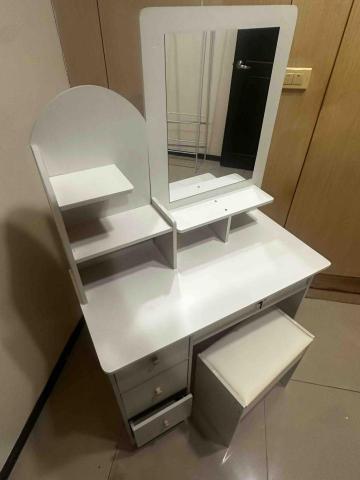 朱亭元 - 梳妝台組裝