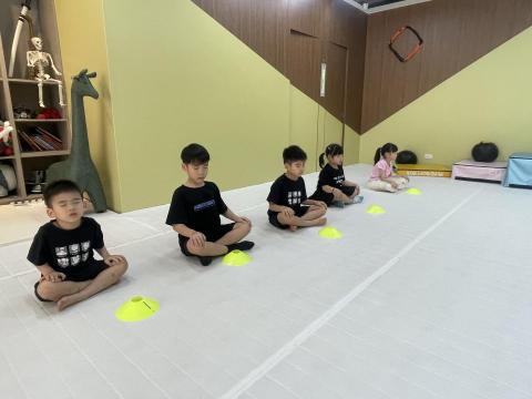 安東教練·實戰專家（防身技能首選） - 幼兒童專注力引導訓練。（搭配適合孩童的柔和音樂）