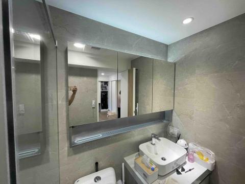 小郭 - 不鏽鋼鏡櫃安裝