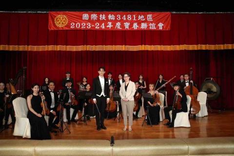 章皓維 - @商業展演｜扶輪愛樂音樂總監暨指揮（圖：與副總統蕭美琴合影）