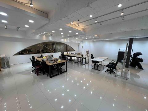 逸品居工程行 - 辦公室全屋拉線+軌道燈+坎燈