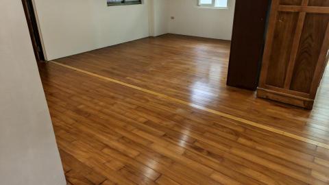 佳鴻工程行 - 木地板維護上蠟