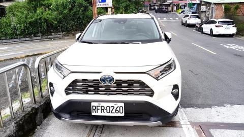 高偉捷 - 5人座RAV4大休旅