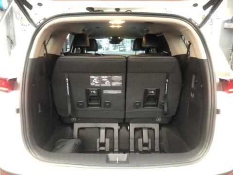 高偉捷 - 正7人座後備廂空間