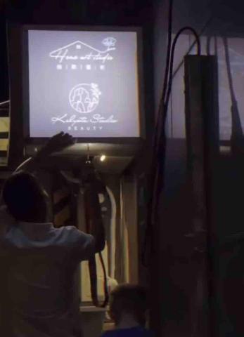 曾奕涵 - 壓克力燈箱