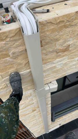 鑫凱冷氣空調 - 冷媒管修飾 外牆管槽安裝（高空作業）